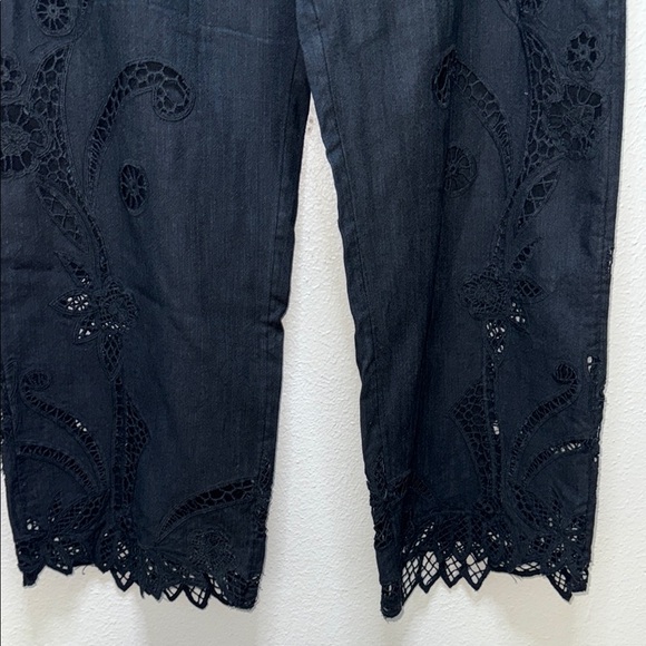 Anthropologie Black Flare Wide Leg Jeans with Chic Design - Picture 4 of 10
